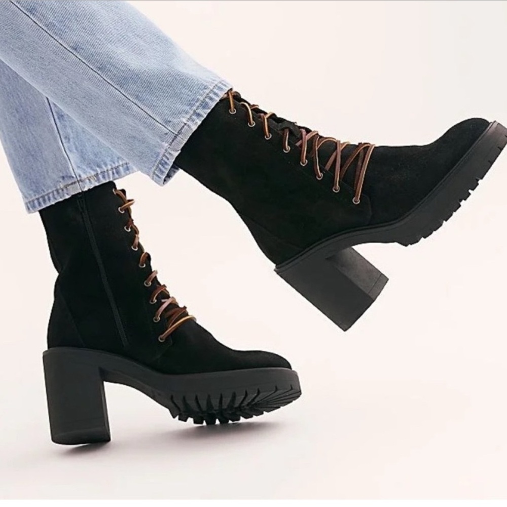 FREE PEOPLE  DYLAN Black Suede Lace-Up Ankle Boots